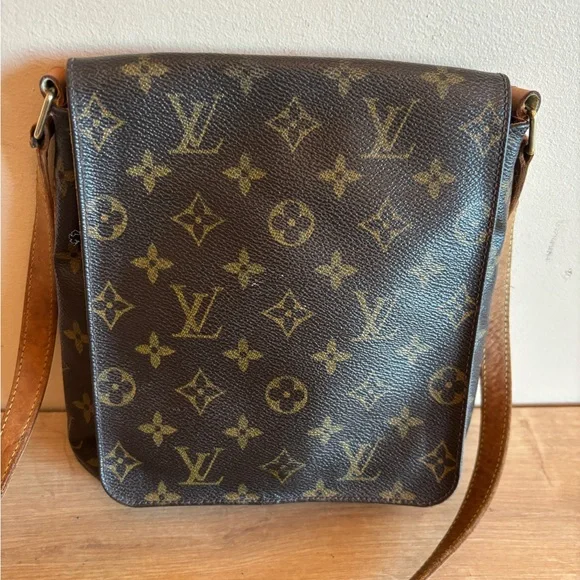 Authentic Louis Vuitton salsa crossbody - Picture 2 of 8